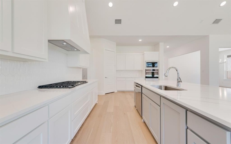 830 Montrose Drive, Rockwall, TX 75087, 5 Bedrooms Bedrooms, ,5 BathroomsBathrooms,Residential,For Sale,830 Montrose Drive,0,21139329