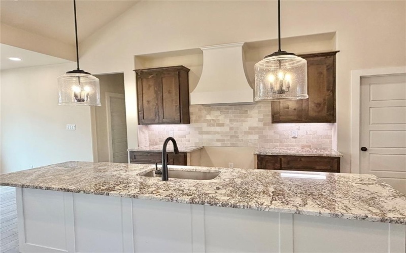 1008 Sabrina Court, Weatherford, TX 76085, 4 Habitaciones Habitaciones , ,5 BañosBaños,Residential,En Venta,1008 Sabrina Court,0,21139671