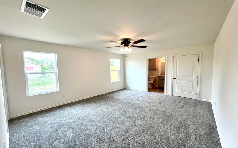 807 N Van Buren St, San Angelo, TX 76901, 3 Habitaciones Habitaciones , ,2 BañosBaños,Residential,En Venta,807 N Van Buren St,0,130133