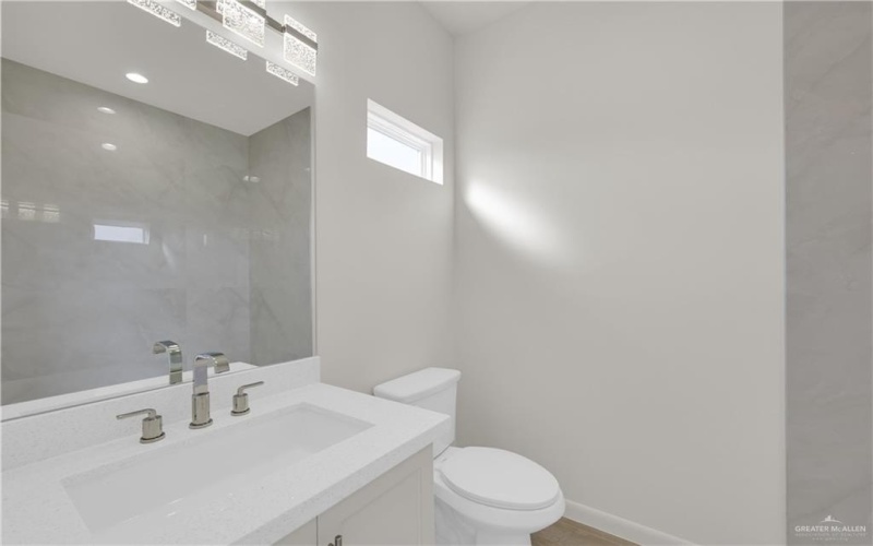 5800 Ozark Avenue, McAllen, TX 78504, ,Residential Multi Family,En Venta,5800 Ozark Avenue,0,490809