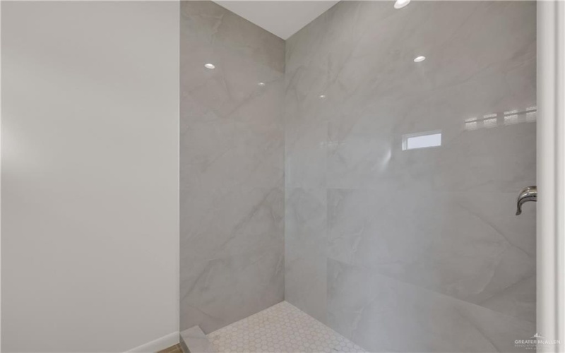 5800 Ozark Avenue, McAllen, TX 78504, ,Residential Multi Family,En Venta,5800 Ozark Avenue,0,490809