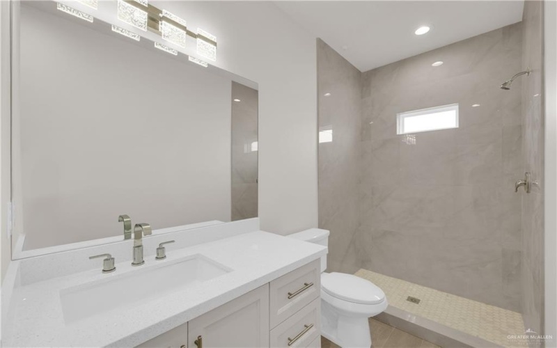 5800 Ozark Avenue, McAllen, TX 78504, ,Residential Multi Family,En Venta,5800 Ozark Avenue,0,490809