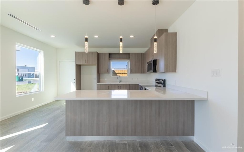 5800 Ozark Avenue, McAllen, TX 78504, ,Residential Multi Family,En Venta,5800 Ozark Avenue,0,490809