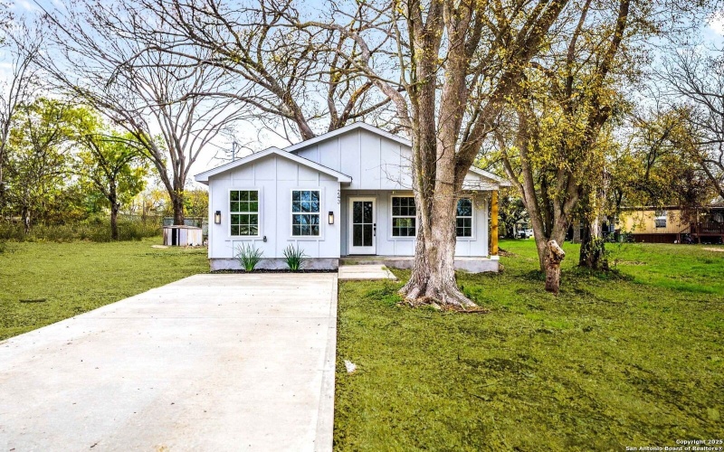 243 Meadow Lake Dr Lot 109, Seguin, TX 78155, 3 Bedrooms Bedrooms, ,2 BathroomsBathrooms,Residential,For Sale,243 Meadow Lake Dr Lot 109,0,1930497