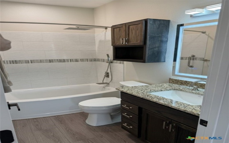 205 Haller Street, Yoakum, TX 77995, 3 Habitaciones Habitaciones , ,2 BañosBaños,Residential,En Venta,205 Haller Street,0,600692