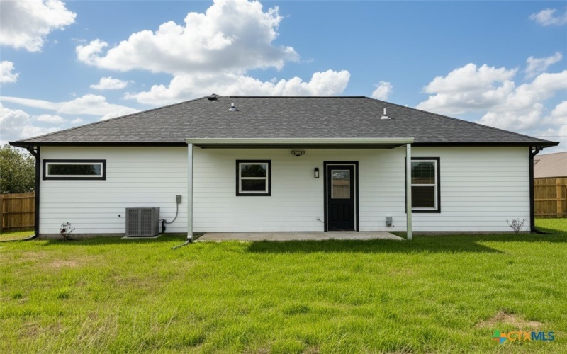 205 Haller Street, Yoakum, TX 77995, 3 Habitaciones Habitaciones , ,2 BañosBaños,Residential,En Venta,205 Haller Street,0,600692