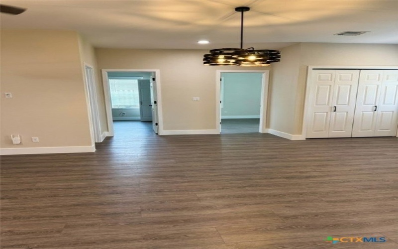 205 Haller Street, Yoakum, TX 77995, 3 Habitaciones Habitaciones , ,2 BañosBaños,Residential,En Venta,205 Haller Street,0,600692