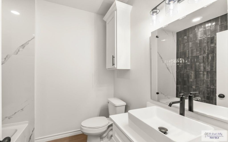 120 MARIGOLD DR, LOS FRESNOS, TX 78566, 3 Habitaciones Habitaciones , ,2 BañosBaños,Residential,En Venta,120 MARIGOLD DR,0,29768837