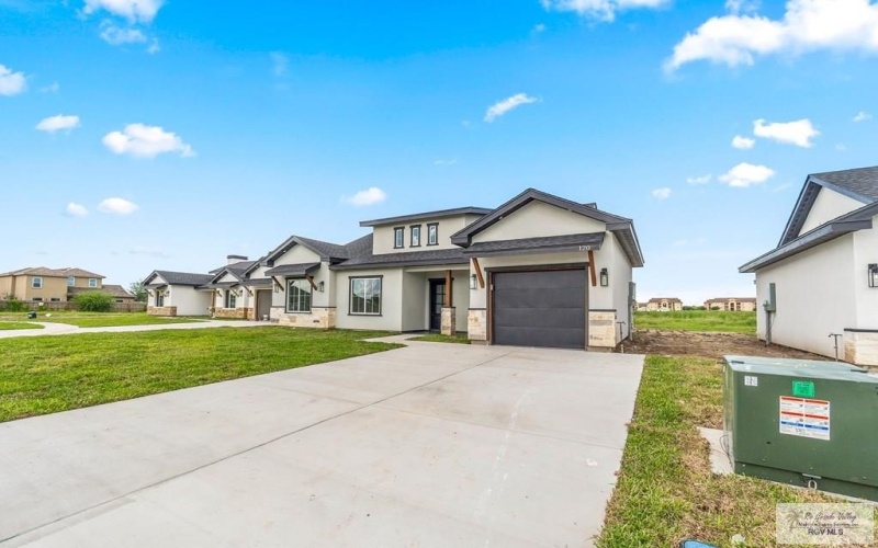 120 MARIGOLD DR, LOS FRESNOS, TX 78566, 3 Habitaciones Habitaciones , ,2 BañosBaños,Residential,En Venta,120 MARIGOLD DR,0,29768837