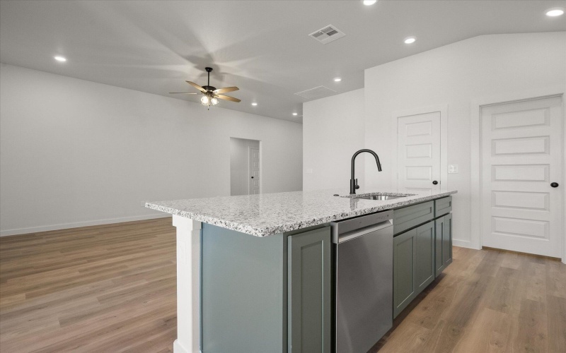 2422 Aberdeen Avenue, Wolfforth, TX 79382, 3 Bedrooms Bedrooms, ,2 BathroomsBathrooms,Residential,For Sale,2422 Aberdeen Avenue,0,202564524