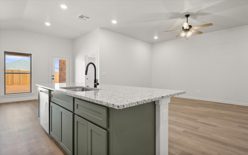 2422 Aberdeen Avenue, Wolfforth, TX 79382, 3 Bedrooms Bedrooms, ,2 BathroomsBathrooms,Residential,For Sale,2422 Aberdeen Avenue,0,202564524