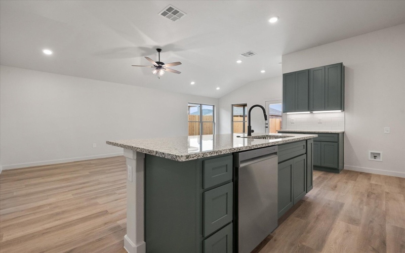 2407 Aberdeen Avenue, Wolfforth, TX 79382, 4 Bedrooms Bedrooms, ,2 BathroomsBathrooms,Residential,For Sale,2407 Aberdeen Avenue,0,202564525