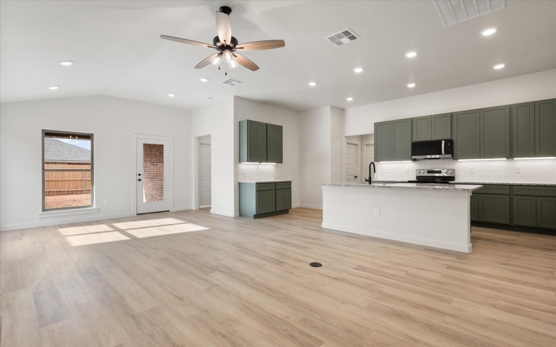 2407 Aberdeen Avenue, Wolfforth, TX 79382, 4 Bedrooms Bedrooms, ,2 BathroomsBathrooms,Residential,For Sale,2407 Aberdeen Avenue,0,202564525