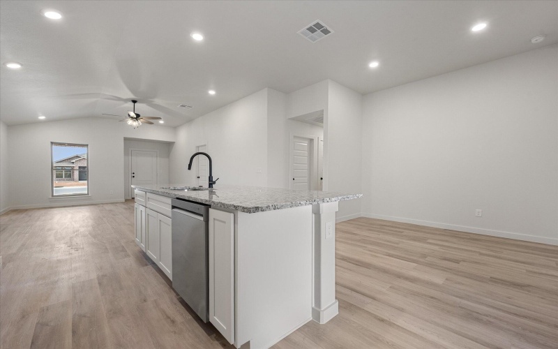 2409 Aberdeen Avenue, Wolfforth, TX 79382, 3 Habitaciones Habitaciones , ,2 BañosBaños,Residential,En Venta,2409 Aberdeen Avenue,0,202564526