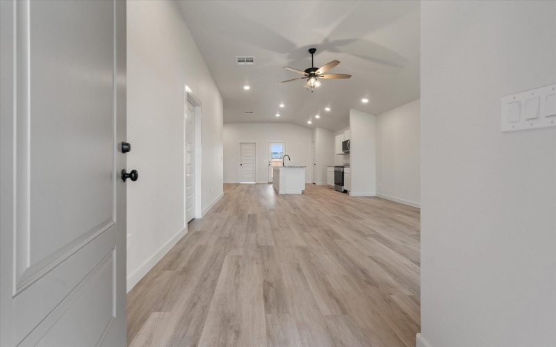 2409 Aberdeen Avenue, Wolfforth, TX 79382, 3 Habitaciones Habitaciones , ,2 BañosBaños,Residential,En Venta,2409 Aberdeen Avenue,0,202564526