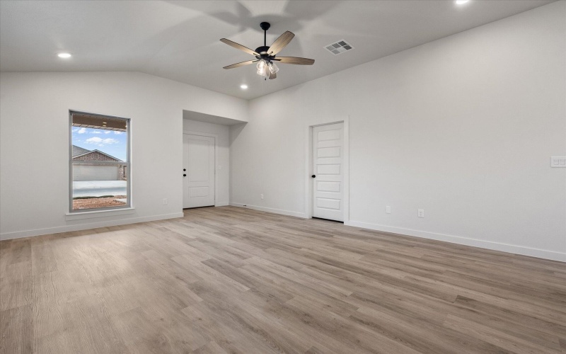 2409 Aberdeen Avenue, Wolfforth, TX 79382, 3 Habitaciones Habitaciones , ,2 BañosBaños,Residential,En Venta,2409 Aberdeen Avenue,0,202564526