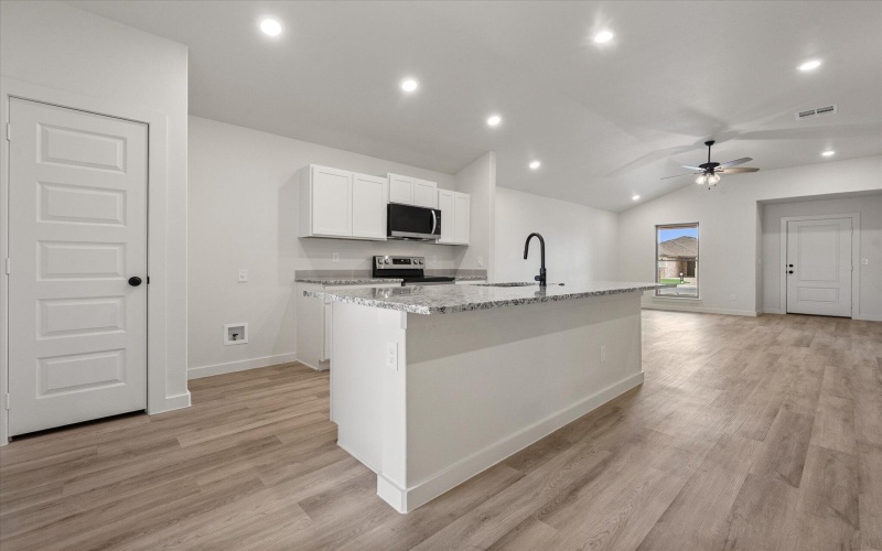 2409 Aberdeen Avenue, Wolfforth, TX 79382, 3 Habitaciones Habitaciones , ,2 BañosBaños,Residential,En Venta,2409 Aberdeen Avenue,0,202564526