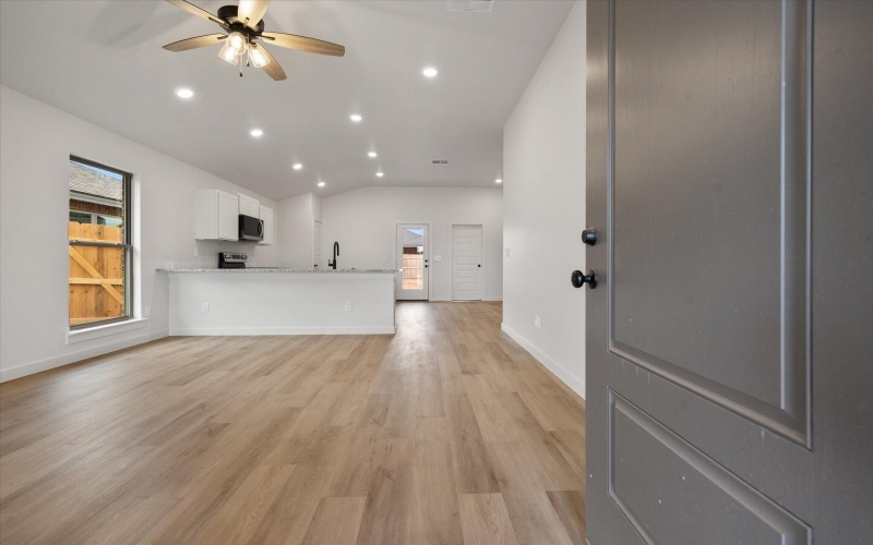 2411 Aberdeen Avenue, Wolfforth, TX 79382, 3 Bedrooms Bedrooms, ,2 BathroomsBathrooms,Residential,For Sale,2411 Aberdeen Avenue,0,202564528