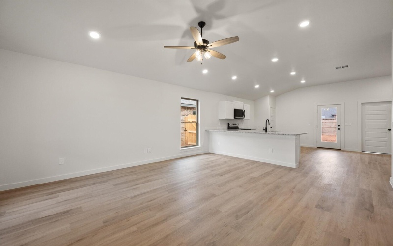 2411 Aberdeen Avenue, Wolfforth, TX 79382, 3 Bedrooms Bedrooms, ,2 BathroomsBathrooms,Residential,For Sale,2411 Aberdeen Avenue,0,202564528