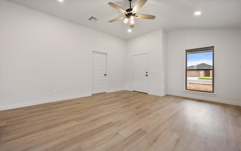 2411 Aberdeen Avenue, Wolfforth, TX 79382, 3 Bedrooms Bedrooms, ,2 BathroomsBathrooms,Residential,For Sale,2411 Aberdeen Avenue,0,202564528