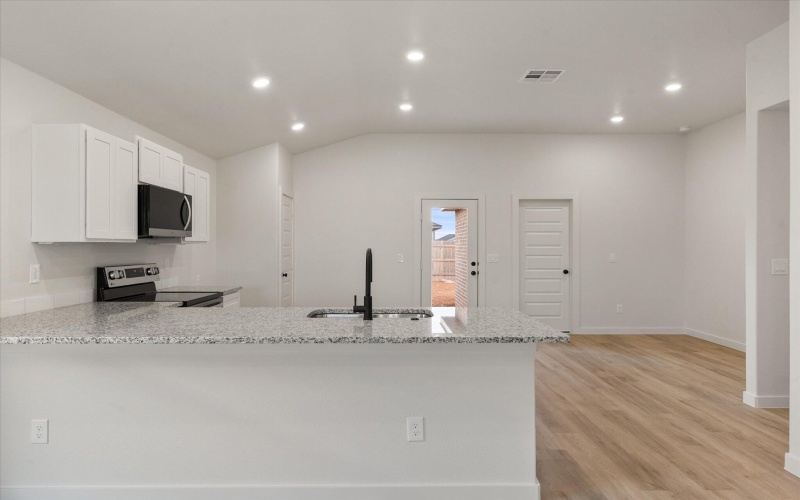 2411 Aberdeen Avenue, Wolfforth, TX 79382, 3 Bedrooms Bedrooms, ,2 BathroomsBathrooms,Residential,For Sale,2411 Aberdeen Avenue,0,202564528