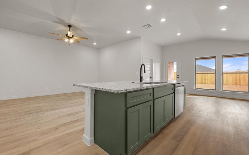 2412 Aberdeen Avenue, Wolfforth, TX 79382, 3 Habitaciones Habitaciones , ,2 BañosBaños,Residential,En Venta,2412 Aberdeen Avenue,0,202564529