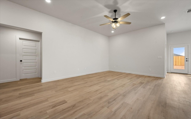 2412 Aberdeen Avenue, Wolfforth, TX 79382, 3 Habitaciones Habitaciones , ,2 BañosBaños,Residential,En Venta,2412 Aberdeen Avenue,0,202564529