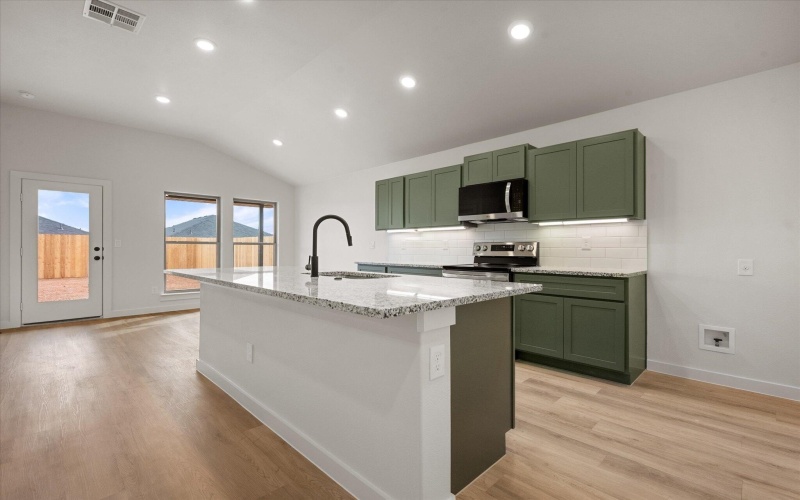 2412 Aberdeen Avenue, Wolfforth, TX 79382, 3 Habitaciones Habitaciones , ,2 BañosBaños,Residential,En Venta,2412 Aberdeen Avenue,0,202564529