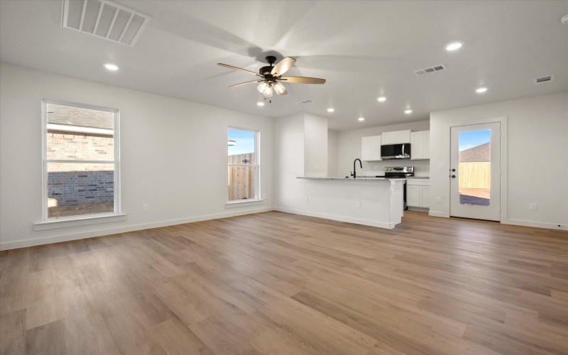 6313 Volney Avenue, Lubbock, TX 79407, 2 Bedrooms Bedrooms, ,2 BathroomsBathrooms,Residential,For Sale,6313 Volney Avenue,0,202564531