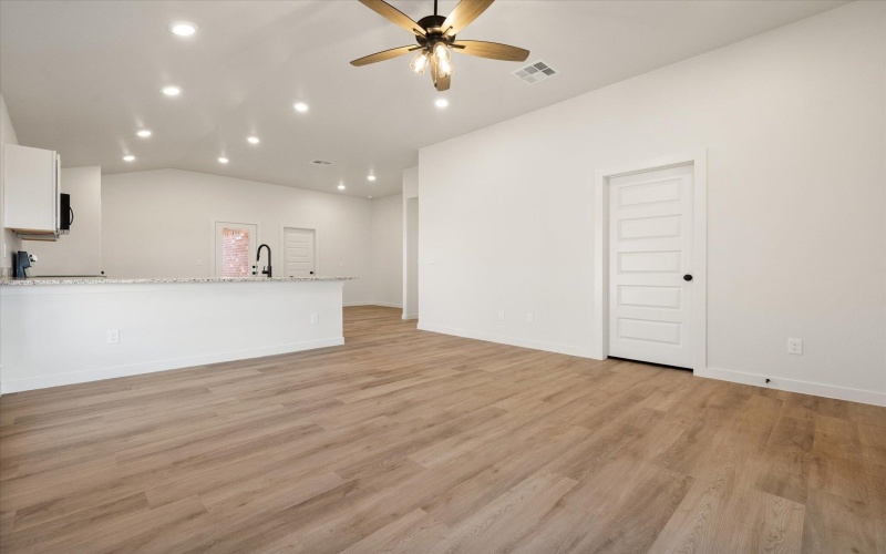 6309 Virginia Avenue, Lubbock, TX 79407, 3 Habitaciones Habitaciones , ,2 BañosBaños,Residential,En Venta,6309 Virginia Avenue,0,202564532