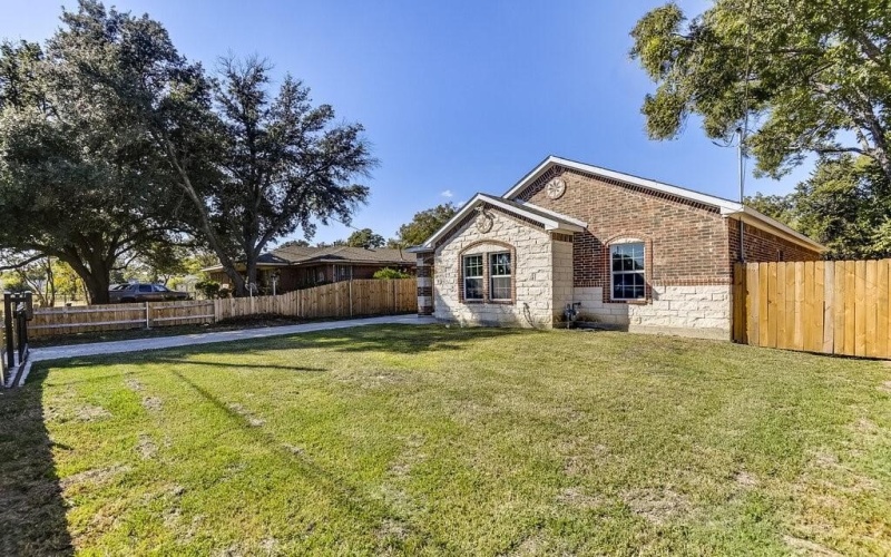 1639 Adelaide Drive, Dallas, TX 75216, 4 Bedrooms Bedrooms, ,2 BathroomsBathrooms,Residential,For Sale,1639 Adelaide Drive,0,21060260