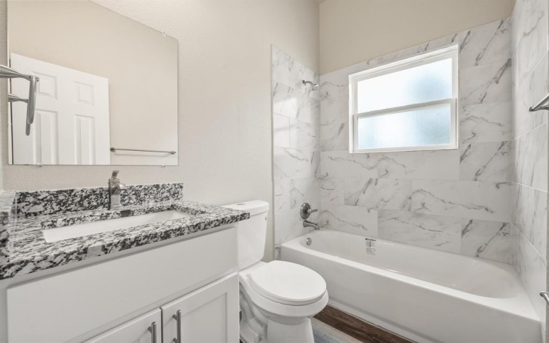 200 Avenue B, Ennis, TX 75119, 4 Bedrooms Bedrooms, ,3 BathroomsBathrooms,Residential,For Sale,200 Avenue B,0,21135049