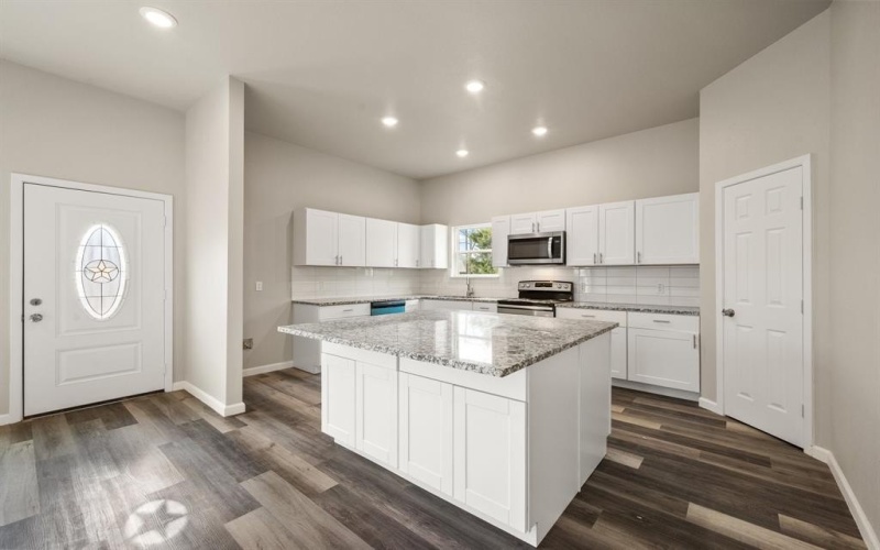 200 Avenue B, Ennis, TX 75119, 4 Bedrooms Bedrooms, ,3 BathroomsBathrooms,Residential,For Sale,200 Avenue B,0,21135049