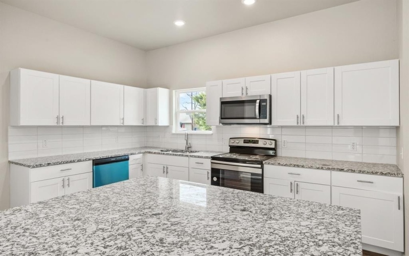 200 Avenue B, Ennis, TX 75119, 4 Bedrooms Bedrooms, ,3 BathroomsBathrooms,Residential,For Sale,200 Avenue B,0,21135049