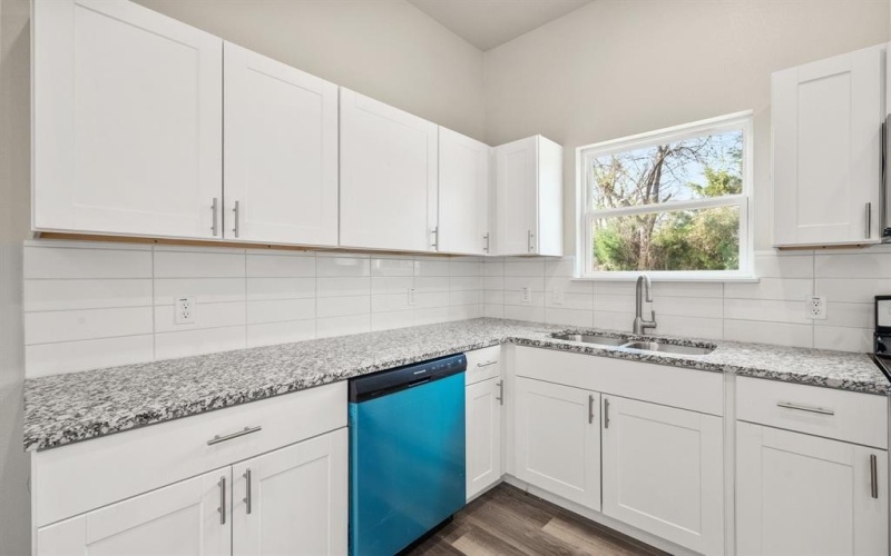 200 Avenue B, Ennis, TX 75119, 4 Bedrooms Bedrooms, ,3 BathroomsBathrooms,Residential,For Sale,200 Avenue B,0,21135049