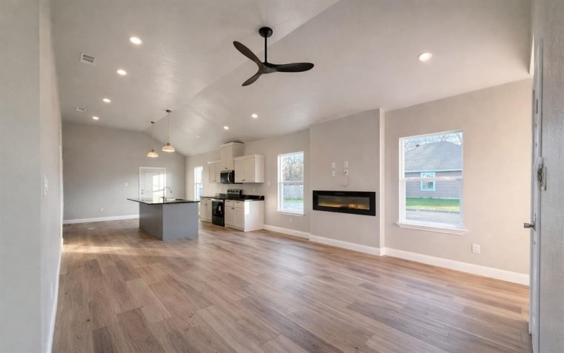 2225 College, Greenville, TX 75401, 3 Habitaciones Habitaciones , ,2 BañosBaños,Residential,En Venta,2225 College,0,21139405