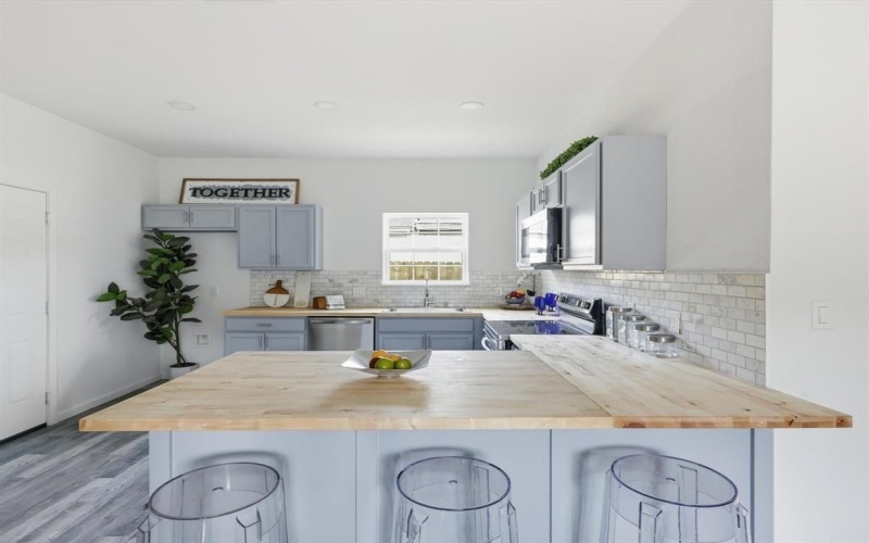 2413 Lena Street, Fort Worth, TX 76105, 3 Habitaciones Habitaciones , ,2 BañosBaños,Residential,En Venta,2413 Lena Street,0,21139492