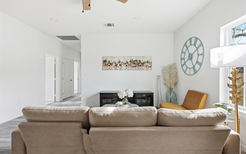 2413 Lena Street, Fort Worth, TX 76105, 3 Habitaciones Habitaciones , ,2 BañosBaños,Residential,En Venta,2413 Lena Street,0,21139492