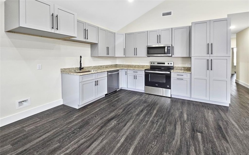 187 Harris Boulevard, Malakoff, TX 75148, 3 Bedrooms Bedrooms, ,2 BathroomsBathrooms,Residential,For Sale,187 Harris Boulevard,0,21139849