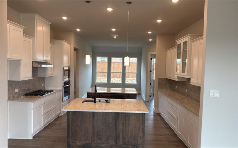 208 Bristol Lane, Azle, TX 76020, 4 Habitaciones Habitaciones , ,3 BañosBaños,Residential,En Venta,208 Bristol Lane,0,21140981