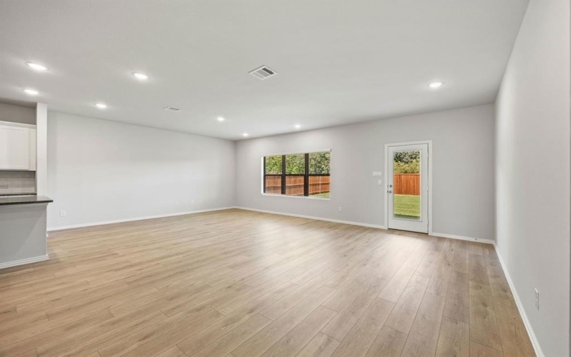 3204 Royal Forest Drive, Denton, TX 76208, 4 Habitaciones Habitaciones , ,2 BañosBaños,Residential,En Venta,3204 Royal Forest Drive,0,21141321