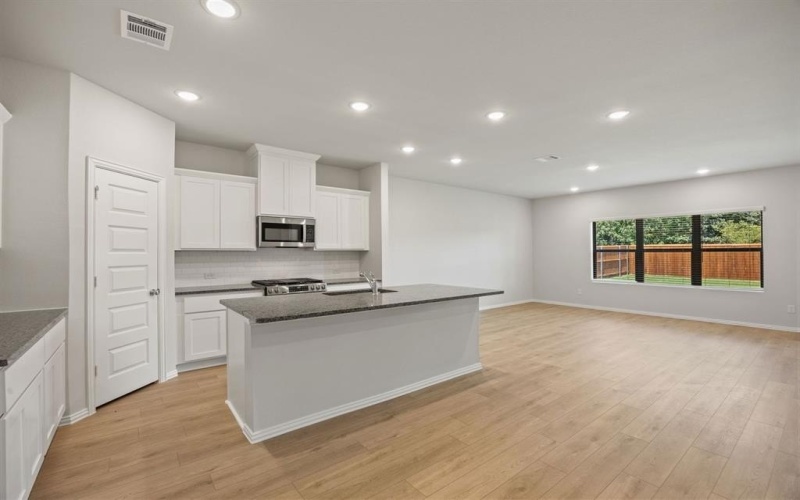 3204 Royal Forest Drive, Denton, TX 76208, 4 Habitaciones Habitaciones , ,2 BañosBaños,Residential,En Venta,3204 Royal Forest Drive,0,21141321