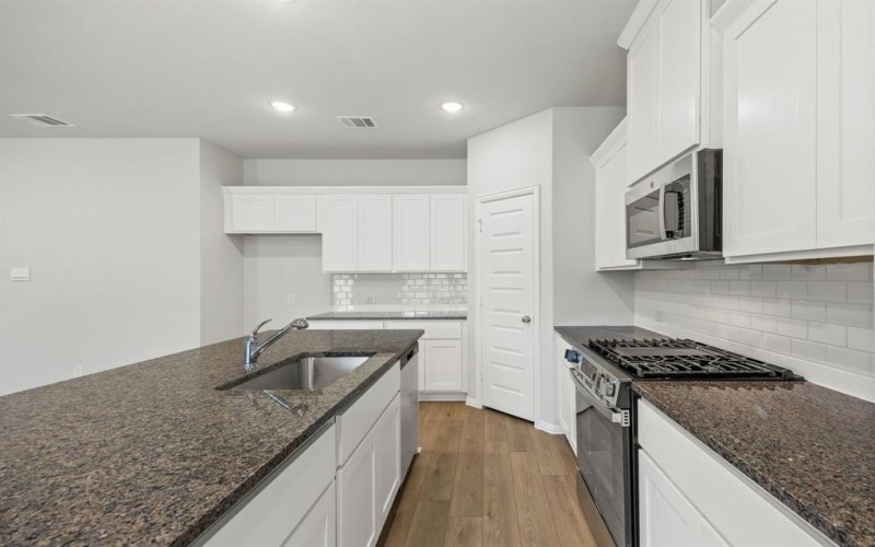 3204 Royal Forest Drive, Denton, TX 76208, 4 Habitaciones Habitaciones , ,2 BañosBaños,Residential,En Venta,3204 Royal Forest Drive,0,21141321