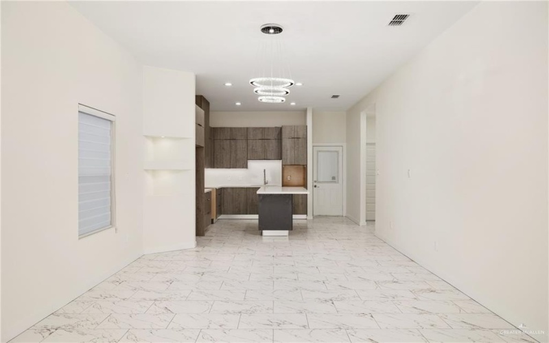 230 W Longoria Drive, Pharr, TX 78577, 3 Bedrooms Bedrooms, ,2 BathroomsBathrooms,Residential,For Sale,230 W Longoria Drive,0,490882