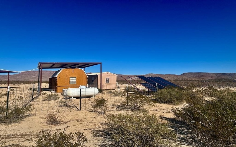 2980 E Helt Dr, Terlingua, TX 79852, 2 Habitaciones Habitaciones , ,Residential,En Venta,2980 E Helt Dr,0,165262