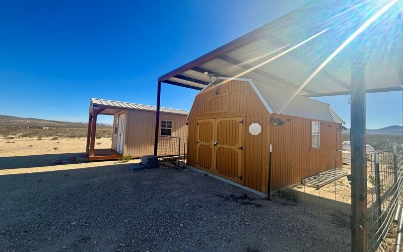 2980 E Helt Dr, Terlingua, TX 79852, 2 Habitaciones Habitaciones , ,Residential,En Venta,2980 E Helt Dr,0,165262