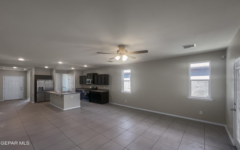 15141 Resolve Drive, El Paso, TX 79938, 3 Habitaciones Habitaciones , ,1 BañoBaños,Residential,En Venta,15141 Resolve Drive,0,935695