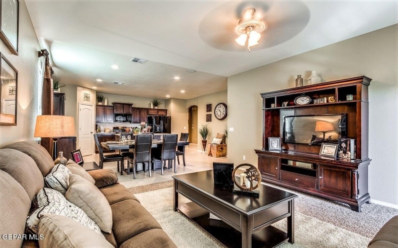 15149 Resolve Drive, El Paso, TX 79938, 3 Habitaciones Habitaciones , ,1 BañoBaños,Residential,En Venta,15149 Resolve Drive,0,935696