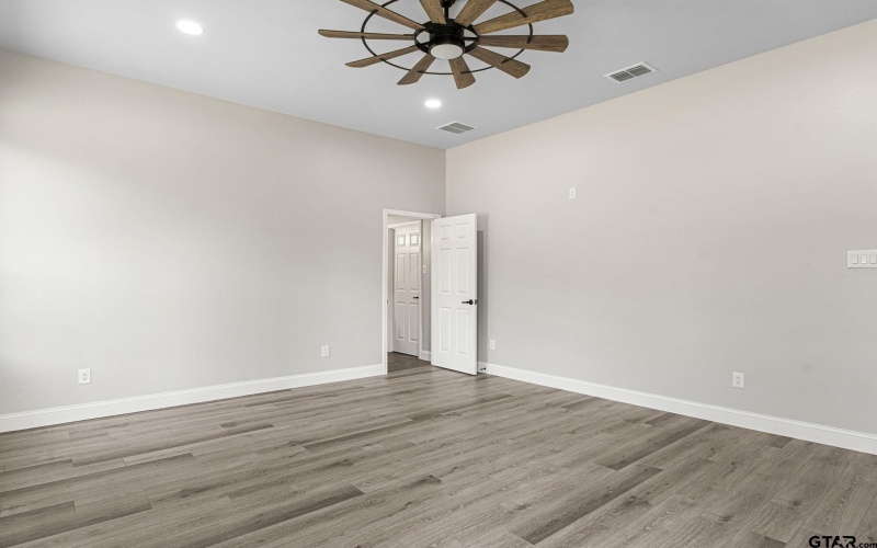 19654 Dove Ridge Dr, Lindale, TX 75771, 4 Bedrooms Bedrooms, ,2 BathroomsBathrooms,Residential,For Sale,19654 Dove Ridge Dr,0,26000016