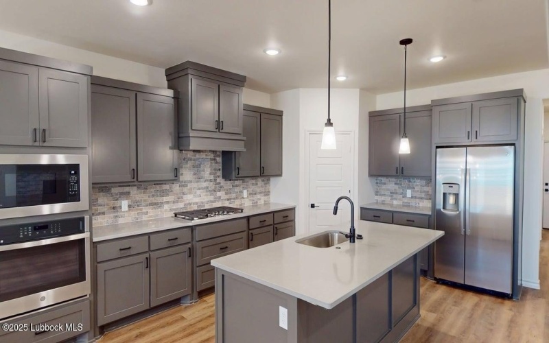 612 E 13th Street, Wolfforth, TX 79382, 4 Habitaciones Habitaciones , ,3 BañosBaños,Residential,En Venta,612 E 13th Street,202551828